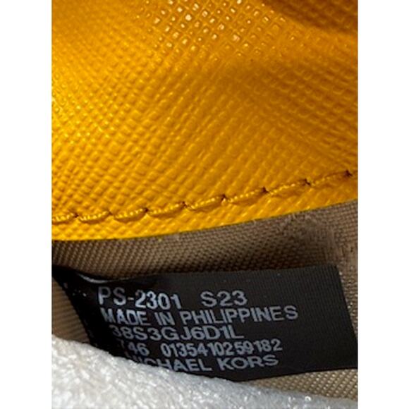 RETAIL $128 MICHAEL KORS JET SET Wallet*YELLOW*Beautiful Giftable*Multiple IDs - Picture 10 of 10